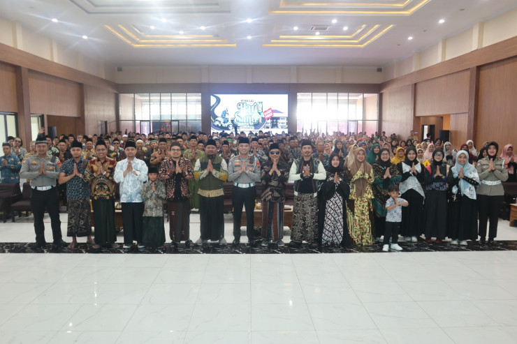 Santri Gandeng Satlantas Polresta Sidoarjo Gelar Motoran Klasik Hari Santri Nasional