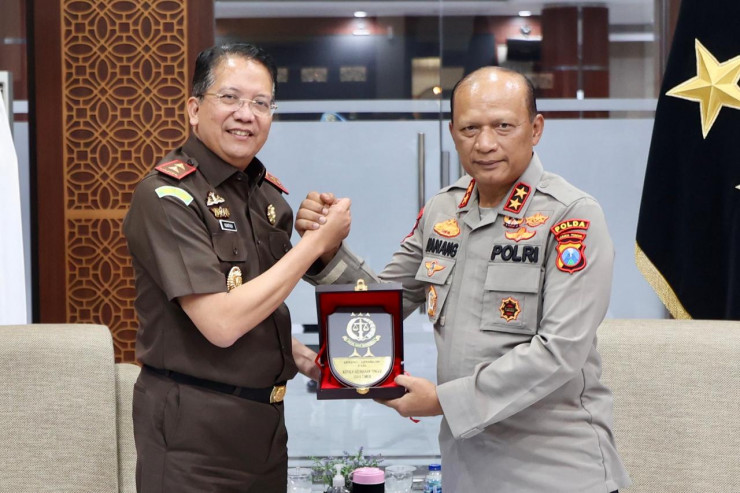 Kapolda Jatim Terima Kunjungan Kajati Perkuat Sinergitas Antar Lembaga Penegak Hukum