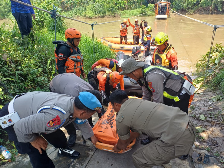 Hari Kelima Pencarian, Korban Tenggelam di Krian Berhasil Ditemukan