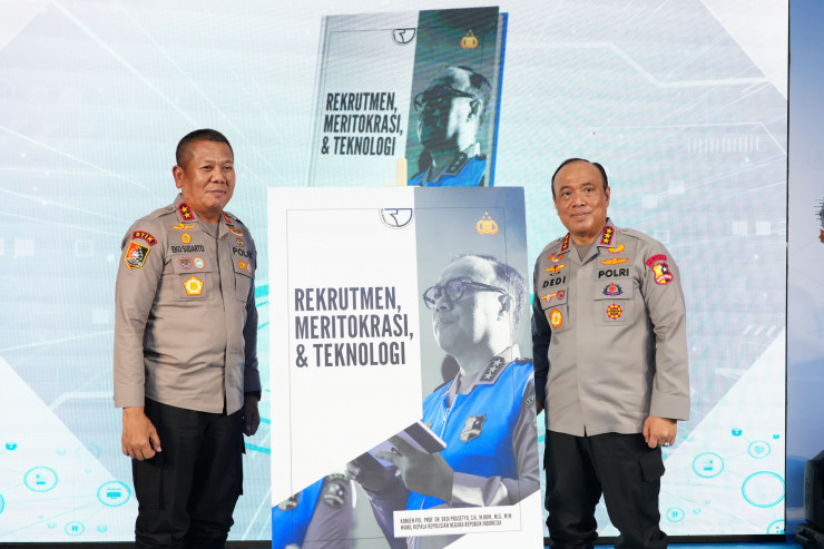 Perkuat Kebijakan Berbasis Data, Wakapolri Komjen Pol. Dedi Prasetyo Rilis Dua Buku