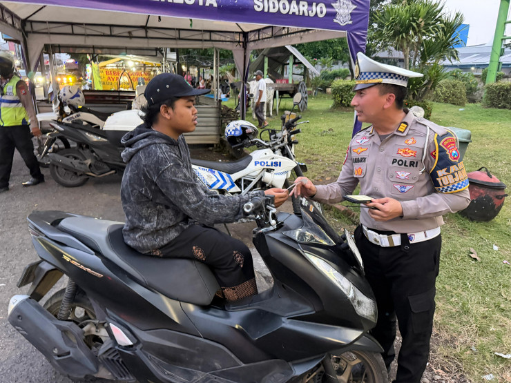 Ratusan Pelanggar Lalu Lintas di Sidoarjo Terjaring ETLE Handheld